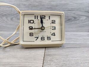 VTG Westclox Dialite Electric Alarm Clock 22090-22540 Wood Grain Made USA Works